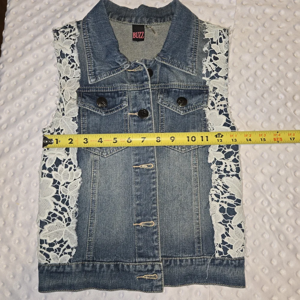 Buzz Women's Denim‎ Vest with Lace Accents